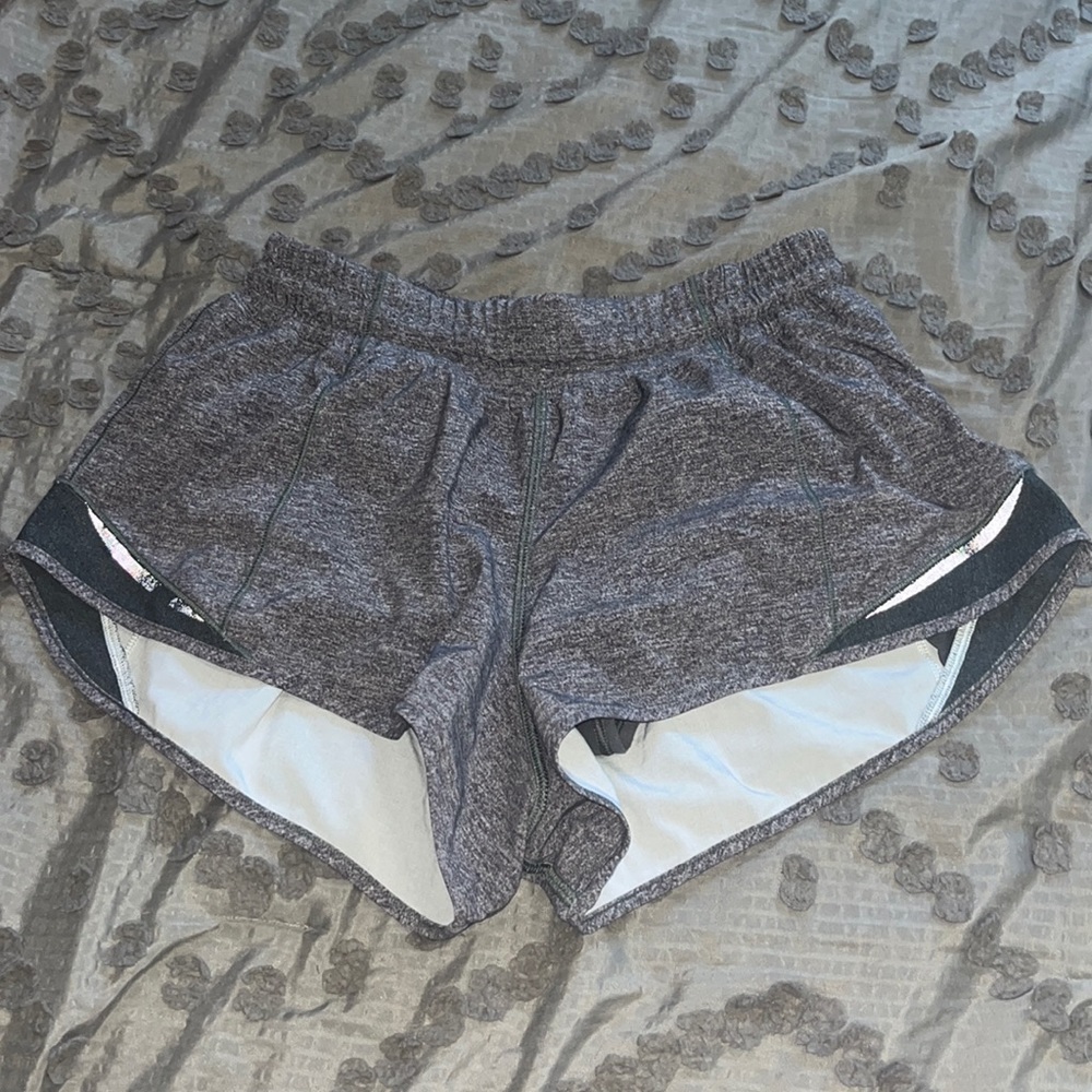Lululemon Hotty Hot 2.5 inch shorts